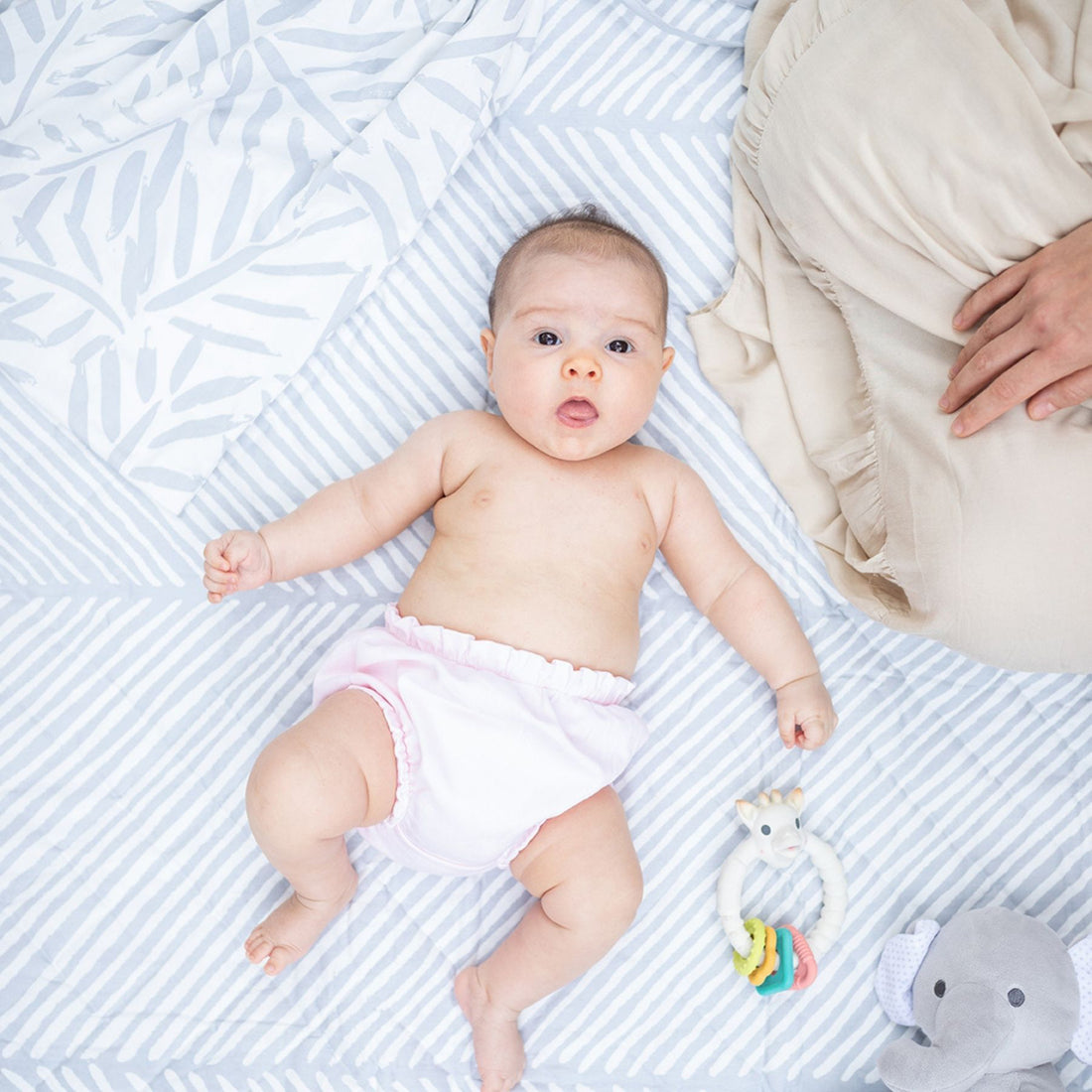 toddlekind-waterproof-organic-travel-mat-stone-120x120cm- (5)