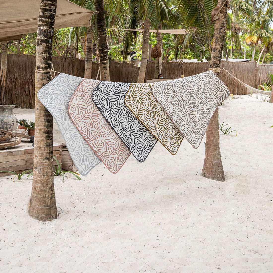 toddlekind-waterproof-organic-travel-mat-tan-120x120cm- (6)