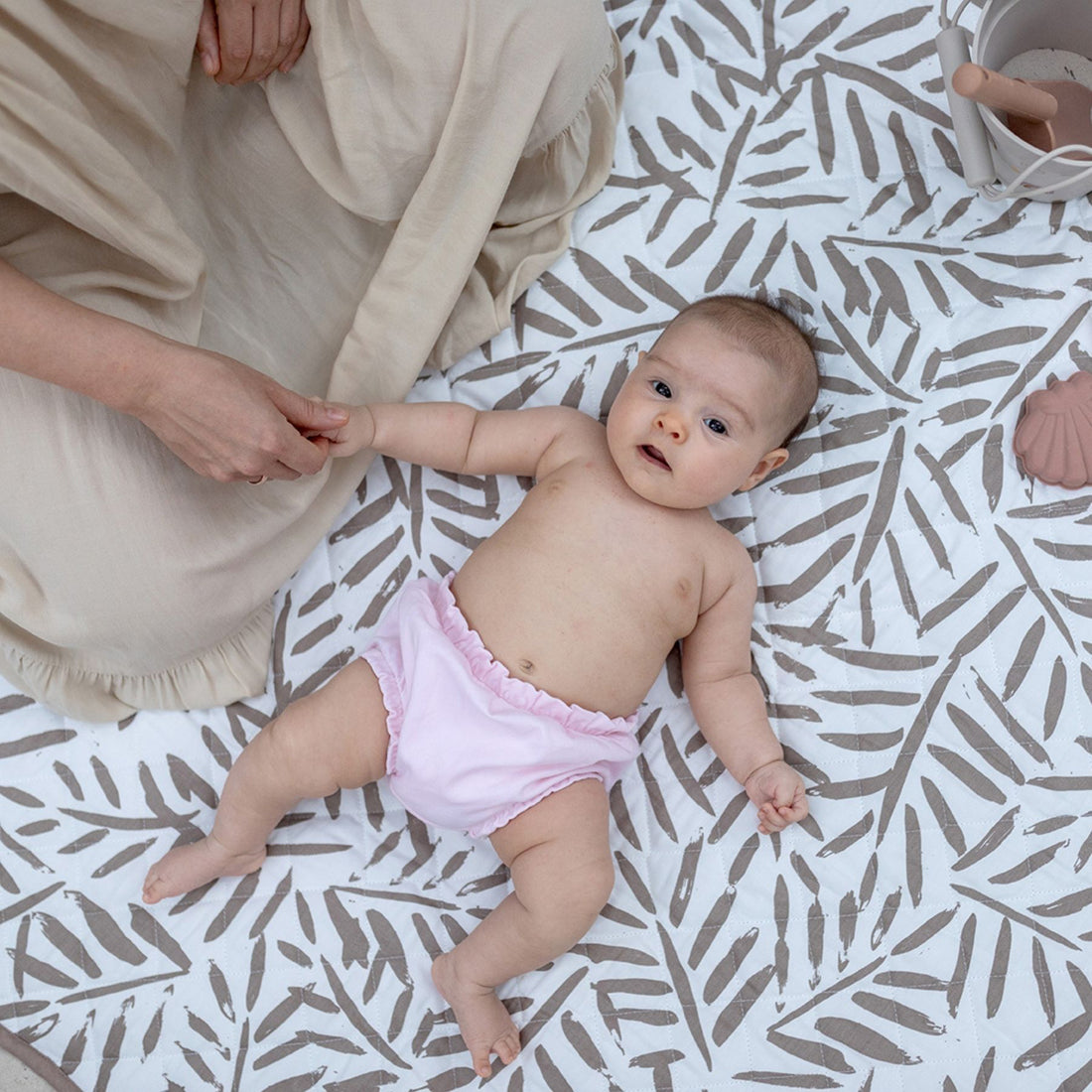 toddlekind-waterproof-organic-travel-mat-tan-120x120cm- (8)