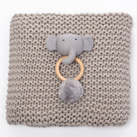 zestt-comfy-knit-baby-gift-set-gray- (1)
