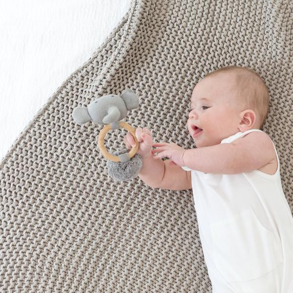 zestt-comfy-knit-baby-gift-set-gray- (2)