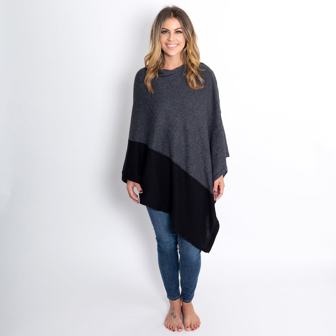 zestt-travel-poncho-graphite-colorblock- (1)